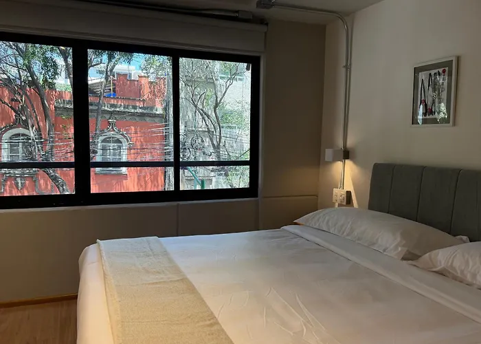Praga 1 New 1br Fast Wifi Great Location