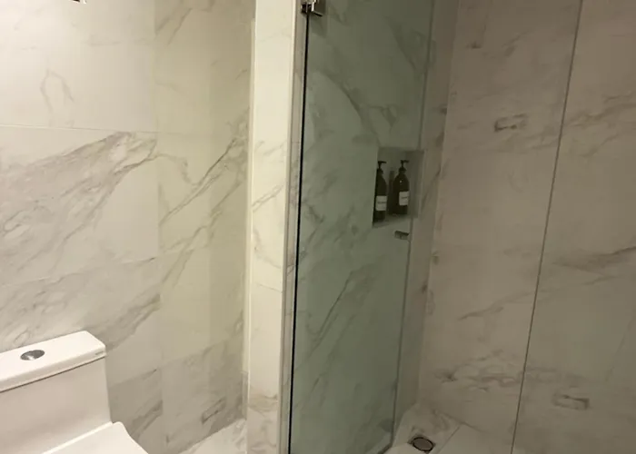 Praga 1 New 1br Fast Wifi Great Location *